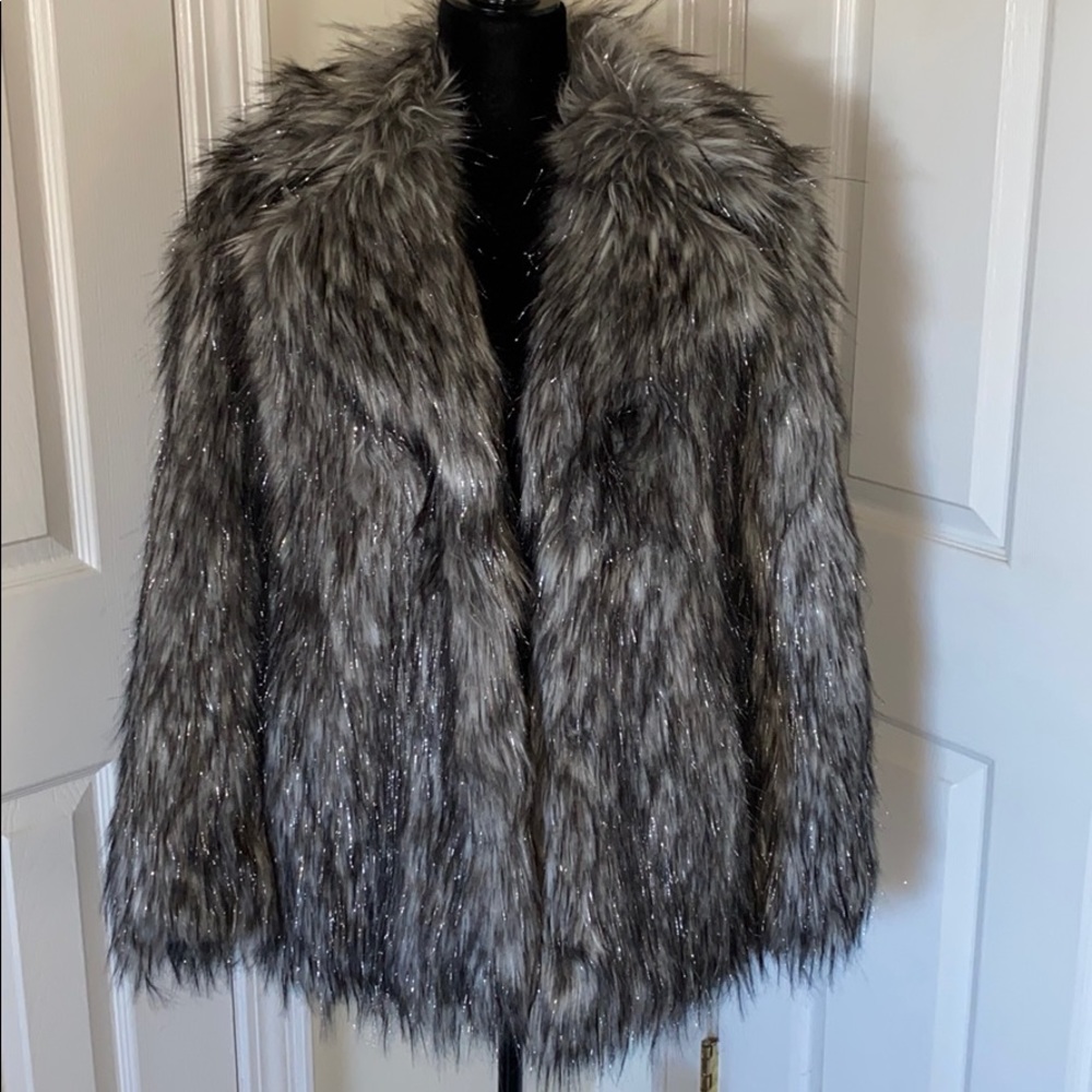 NWT Michael Kors fau fur coat, GORGEOUS 💄